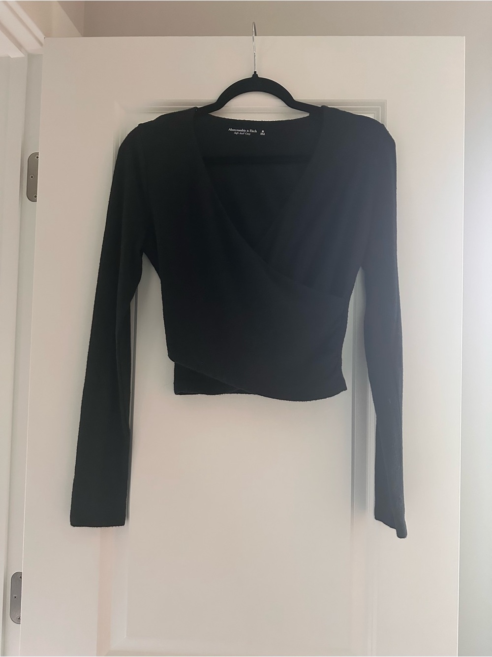 Abercrombie & Fitch Black V-Neck Wrap Crop Sweater